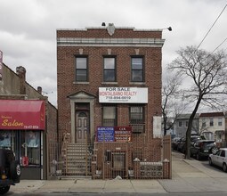 55-19 Metropolitan Ave in Ridgewood, NY - Foto de edificio - Building Photo