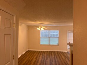 240 Swaying Pine Ct in Crestview, FL - Building Photo - Building Photo