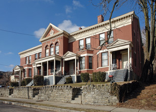 2623 Kemper Ln in Cincinnati, OH - Building Photo - Building Photo