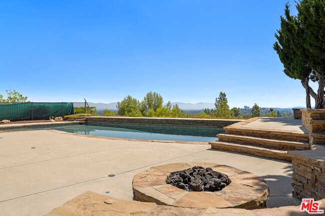 6040 Pat Ave in Los Angeles, CA - Building Photo - Building Photo