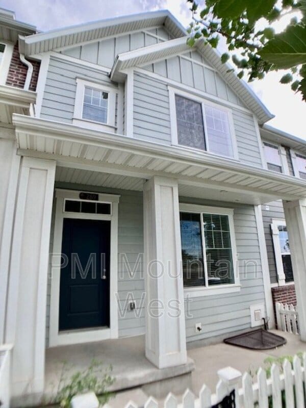 property at 269 E Ellen Ln