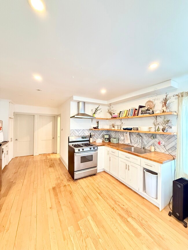 49 Columbia Tpke, Unit 1A