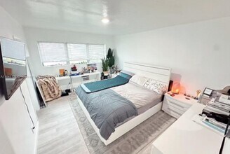 316 Surfside Blvd in Surfside, FL - Building Photo - Building Photo