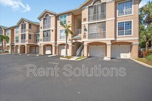 5110 Bay Club Cir in Tampa, FL - Building Photo