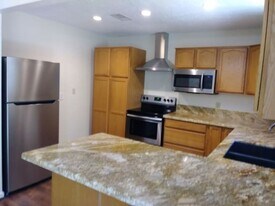 2402 Union Mill Rd in Houston, TX - Building Photo