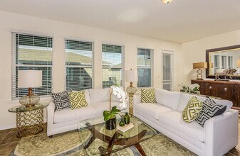8130 Red Stopper Ln in Winter Garden, FL - Building Photo - Building Photo