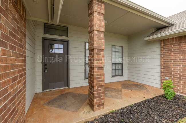 11546 Berkshire Ct in Midwest City, OK - Building Photo - Building Photo