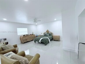 4600 W 8th Ave in Hialeah, FL - Building Photo - Building Photo