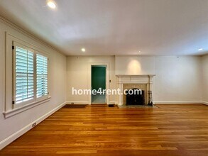 211 W 66th St in Kansas City, MO - Building Photo - Building Photo