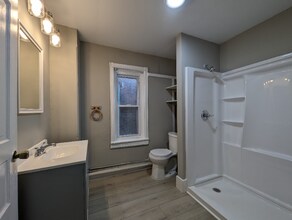 250 S 44th St, Unit 3 in Philadelphia, PA - Foto de edificio - Building Photo