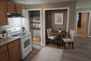 159 Auburn St in Manchester, NH - Building Photo