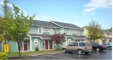 Country Run Apartments in Kelso, WA - Building Photo