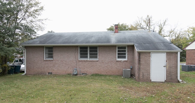 1122 Fiske St in Durham, NC - Foto de edificio - Building Photo