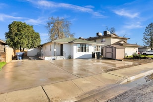 526 Olive St in Bakersfield, CA - Building Photo