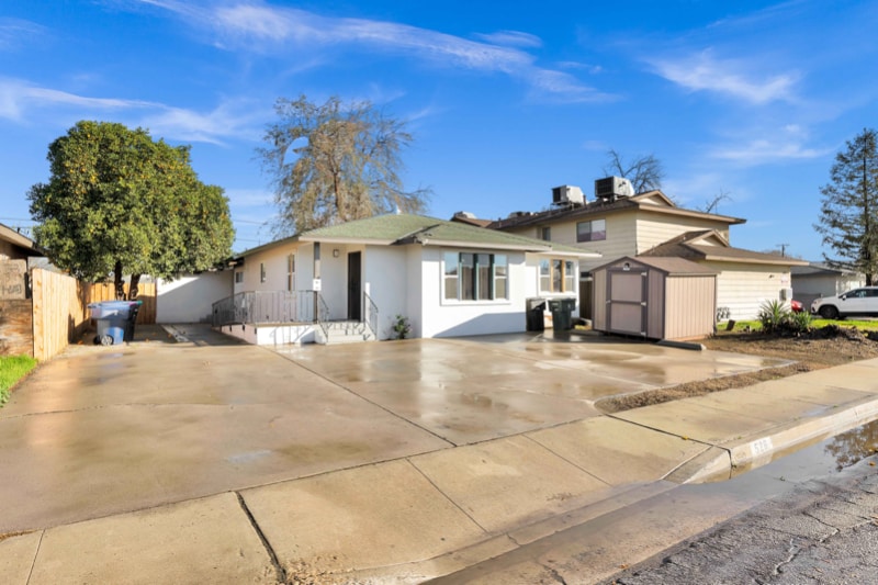 526 Olive St in Bakersfield, CA - Building Photo