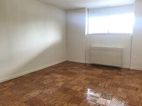 101 Monmouth St, Unit 514 in Brookline, MA - Foto de edificio - Building Photo