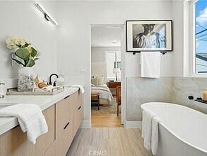 603 Iris Ave in Newport Beach, CA - Building Photo - Building Photo