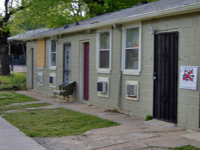 935 Hobson St in Atlanta, GA - Foto de edificio - Building Photo