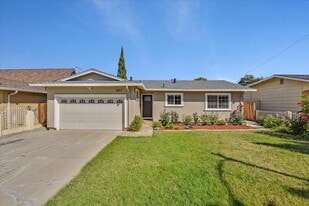 2651 Poplarwood Way in San Jose, CA - Building Photo