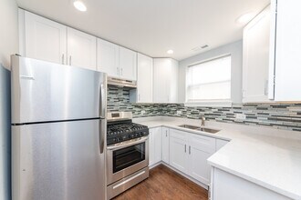 2146 W Chicago Ave in Chicago, IL - Building Photo - Building Photo
