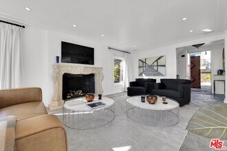 1300 Summitridge Dr in Beverly Hills, CA - Building Photo - Building Photo