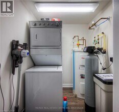 25 Kay Cres in Guelph, ON - Building Photo - Building Photo