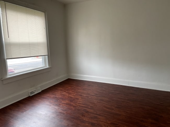 328 Robbins Ave in Niles, OH - Building Photo - Building Photo