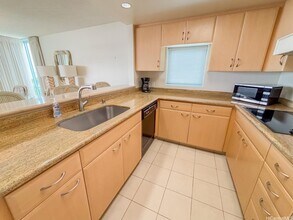 1341 Kapiolani Blvd in Honolulu, HI - Building Photo - Building Photo