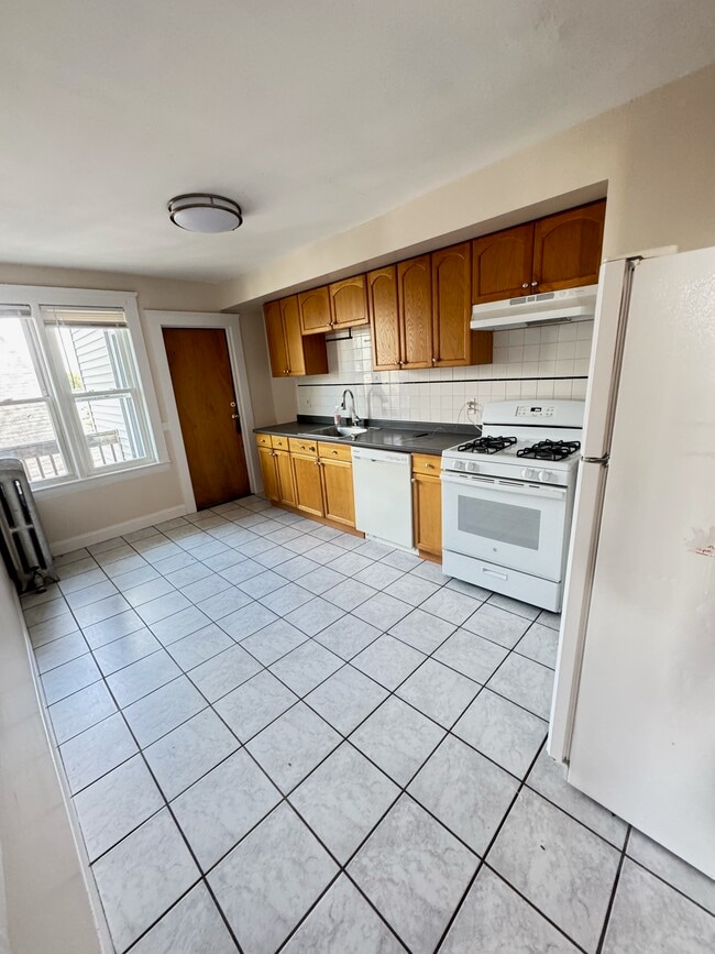 40 Atkins St, Unit 6