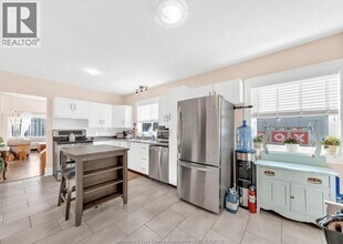 2257 Charl Ave in Windsor, ON - Building Photo - Building Photo