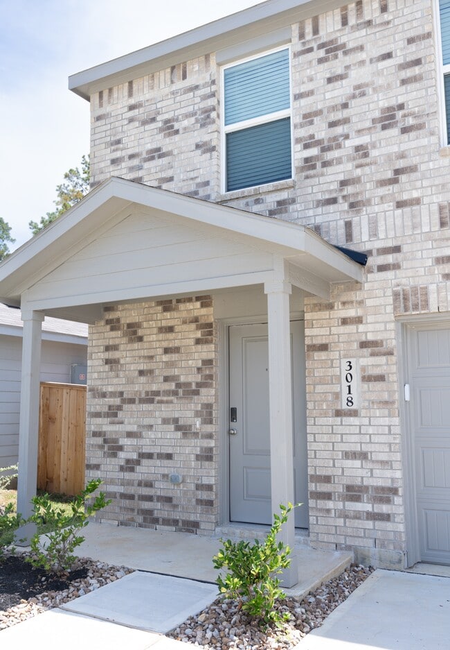 3018 Mallorca Dr in Conroe, TX - Foto de edificio - Building Photo