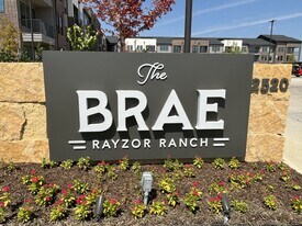 The Brae in Denton, TX - Building Photo