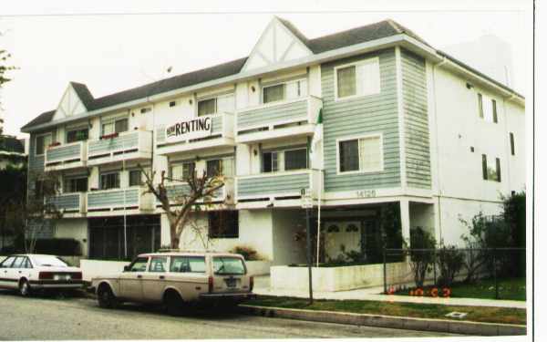 Tiara Court Ii Apartments in Van Nuys, CA - Building Photo - Building Photo