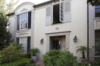 204 South Reeves Drive Apartments in Beverly Hills, CA - Building Photo - Building Photo