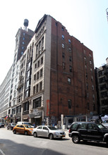 14 E 17th St in New York, NY - Building Photo - Building Photo