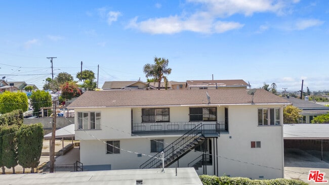 945 N Ditman Ave in Los Angeles, CA - Foto de edificio - Building Photo