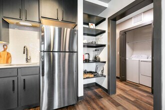 611 Commerce St in New Orleans, LA - Foto de edificio - Building Photo