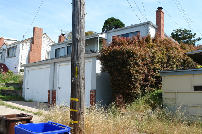 1642-1644 Butte St in Richmond, CA - Foto de edificio - Building Photo