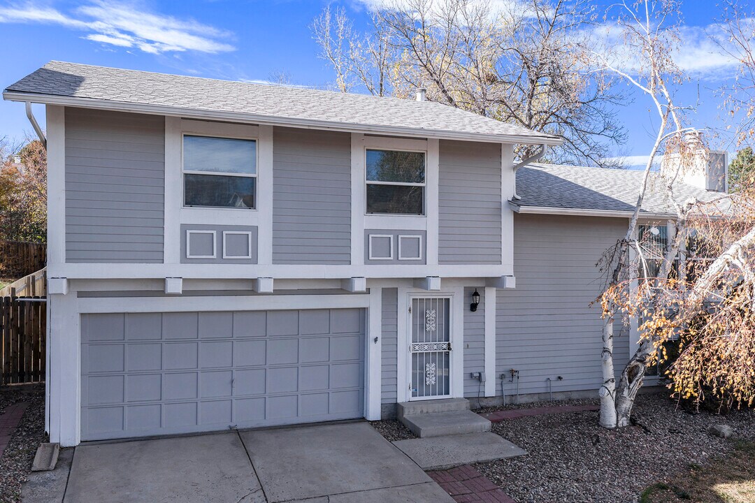 3953 S Idalia St in Aurora, CO - Building Photo