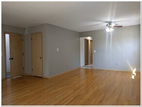 8406 W Berwyn Ave in Chicago, IL - Building Photo - Building Photo