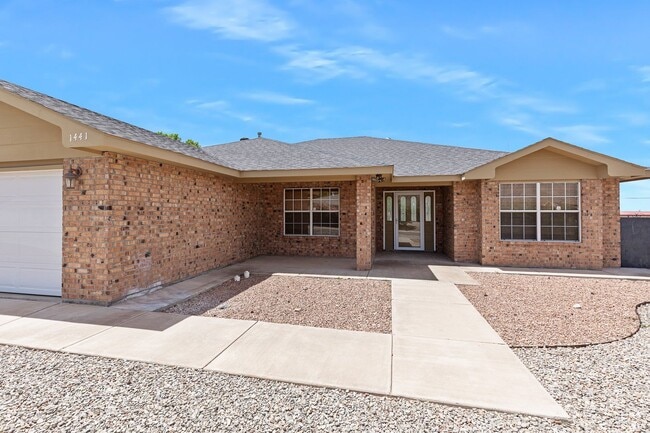 4 Bedroom 2 Bath with Solar on a Large Corner Lot in Alamogordo, NM - Building Photo - Building Photo