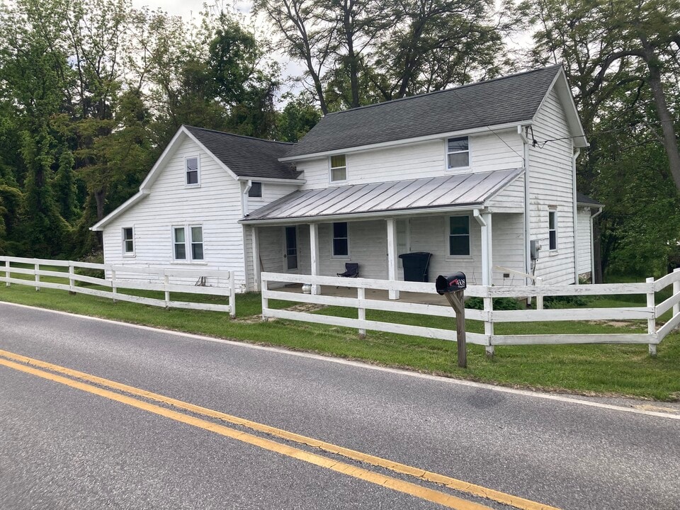 4308 Wards Chapel Rd in Marriottsville, MD - Foto de edificio