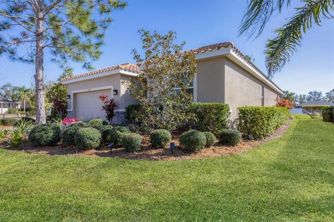 5333 Charlie Brown Ln in Sarasota, FL - Foto de edificio - Building Photo