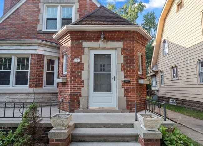 18 Woodward Heights Blvd