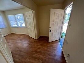 521 Hilmar St in Santa Clara, CA - Building Photo
