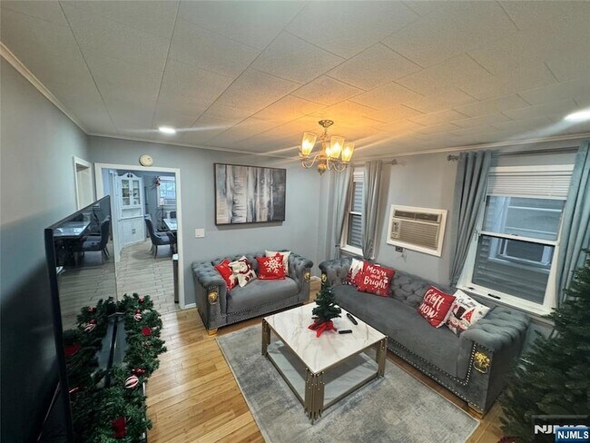 460 Ave E in Bayonne, NJ - Foto de edificio - Building Photo