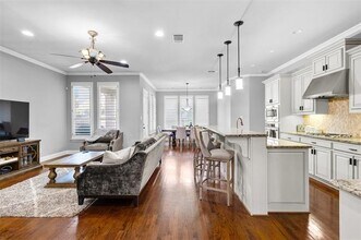 13648 Cobblestone Dr in Farmers Branch, TX - Building Photo - Building Photo