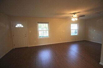 605 W Maple Ave in Sterling, VA - Building Photo - Building Photo