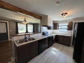 142 Maywood Dr in Martin, TN - Foto de edificio - Building Photo