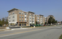 Frontier Hall in Waukesha, WI - Foto de edificio - Building Photo